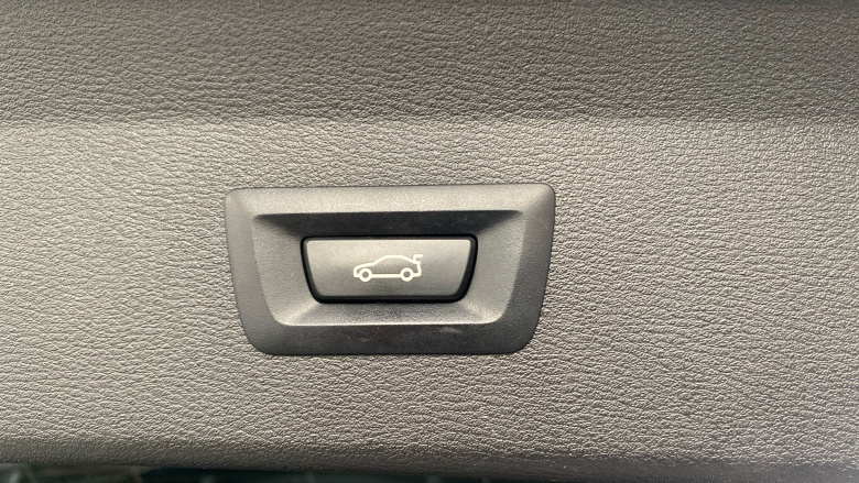 BMW X1 sDrive 20i MHT xLine 5dr Step Auto Petrol Estate